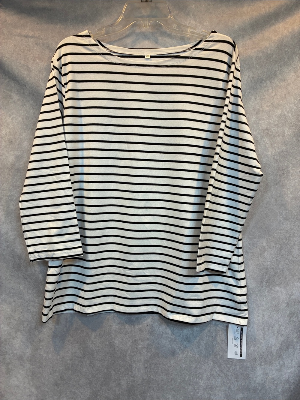 Striped Long-Sleeve Boatneck Top in Black & White